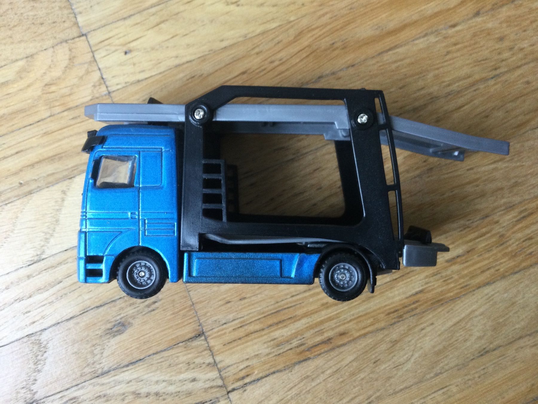 Spielzeuge: Blau Lastwagen Spielzeug – Gebraucht aus Zürich von ShadowVorlon 1