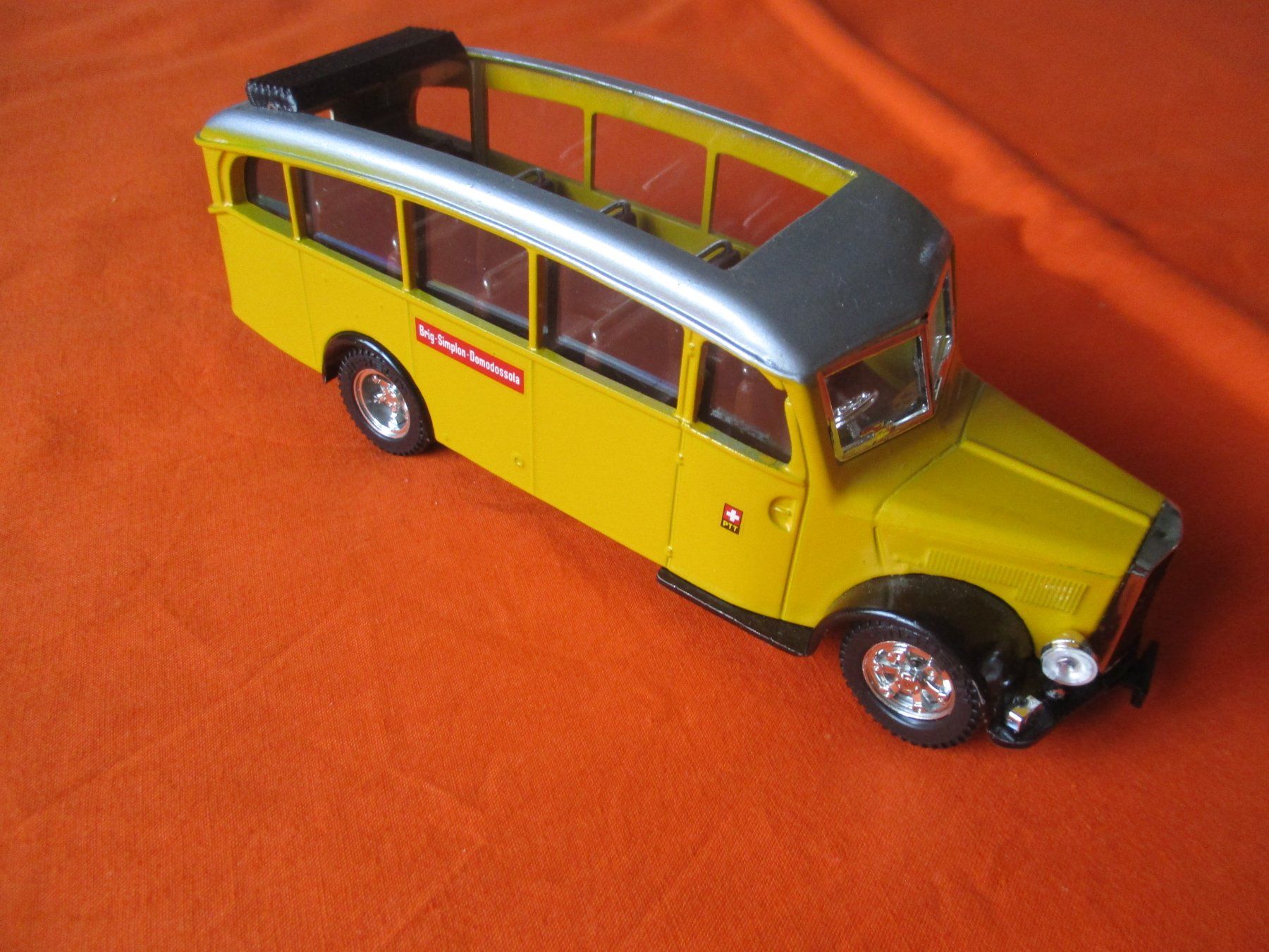 Saurer Modellini d'auto: Saurer Postauto Brig-Simplon-Domodossola, Vitesse – Usato da Birsfelden venduto da alles-muss-raus 1