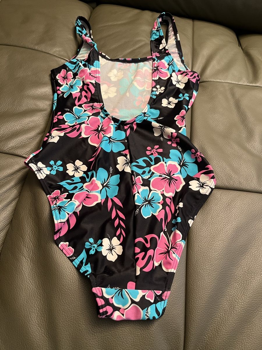 Migros Badekleider & Bikinis: Badekleid – Neu (gemäss Beschreibung) aus Fraubrunnen von amm_7kp6 1
