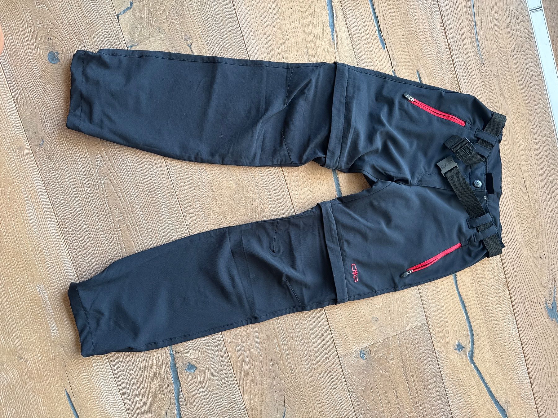 CMP Pantaloni: CMP Trekkinghise Gr. 128 – Usato da Himmelried venduto da Dievole