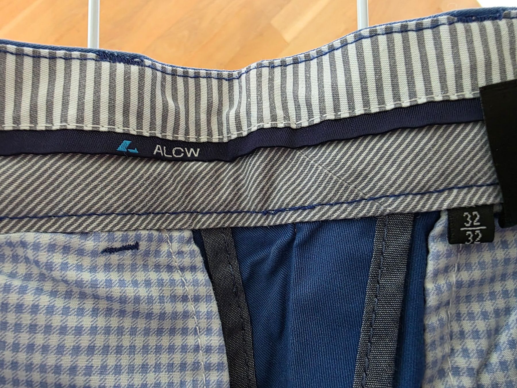 Pantaloni: Hose, hellblau, Grösse 32/32 – Usato da Dietwil venduto da AIRFELDER 2