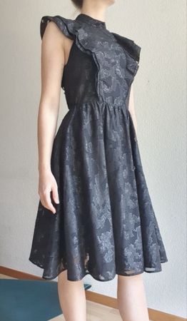 Festliches Kleid mit Glitzereffekt