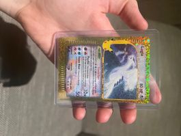 Zum Verkauf steht eine Pokémon-Sammelkarte „Lugia“ in englis