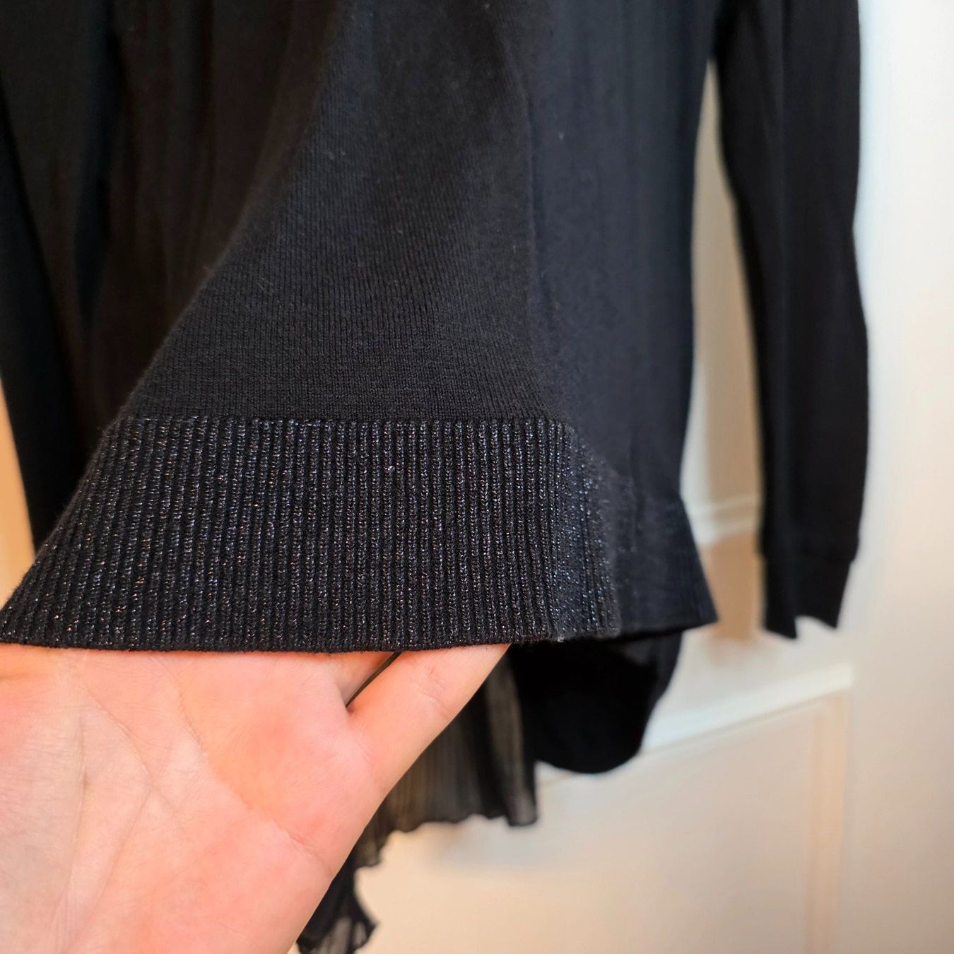 Guess Camicette: GUESS Damenbluse schwarz asymmetrisch M – Usato da Wald ZH venduto da CapLux 6