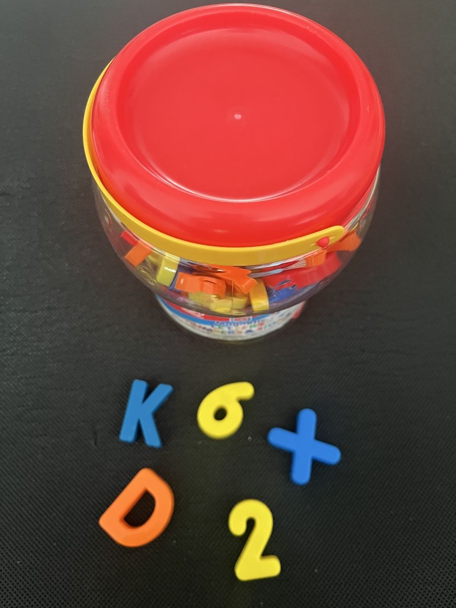 Giocattoli: Box mit Magnetzahlen- und Buchstaben – Usato da Wiesendangen venduto da s_n_fcg8