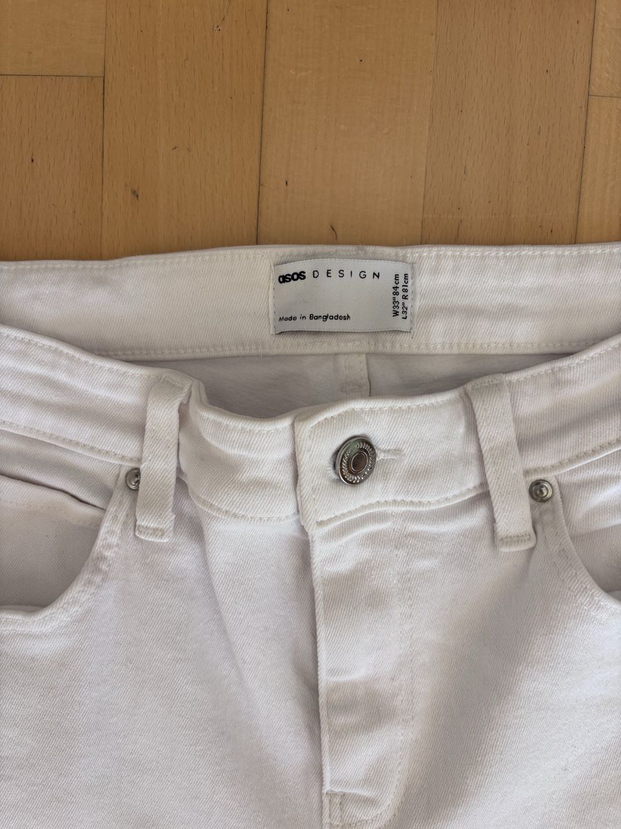Asos Jeans: ASOS White Flared Jeans W32 L32 – Usato da Zürich venduto da Grothschild 1