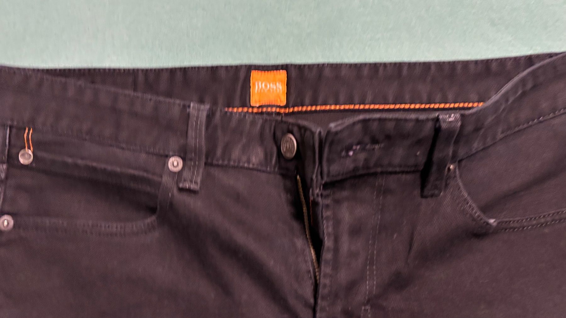 Hugo Boss Pantaloni: BOSS Herrenhose, Grösse 32/32 – Usato da Zollikerberg venduto da Jvac2