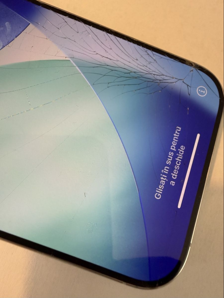 Apple Telefoni cellulari / Smartphones: iPhone 16 Pro mit 256 GB in Weiss, defektes Display – Difettoso da Zürich venduto da Go44it 1