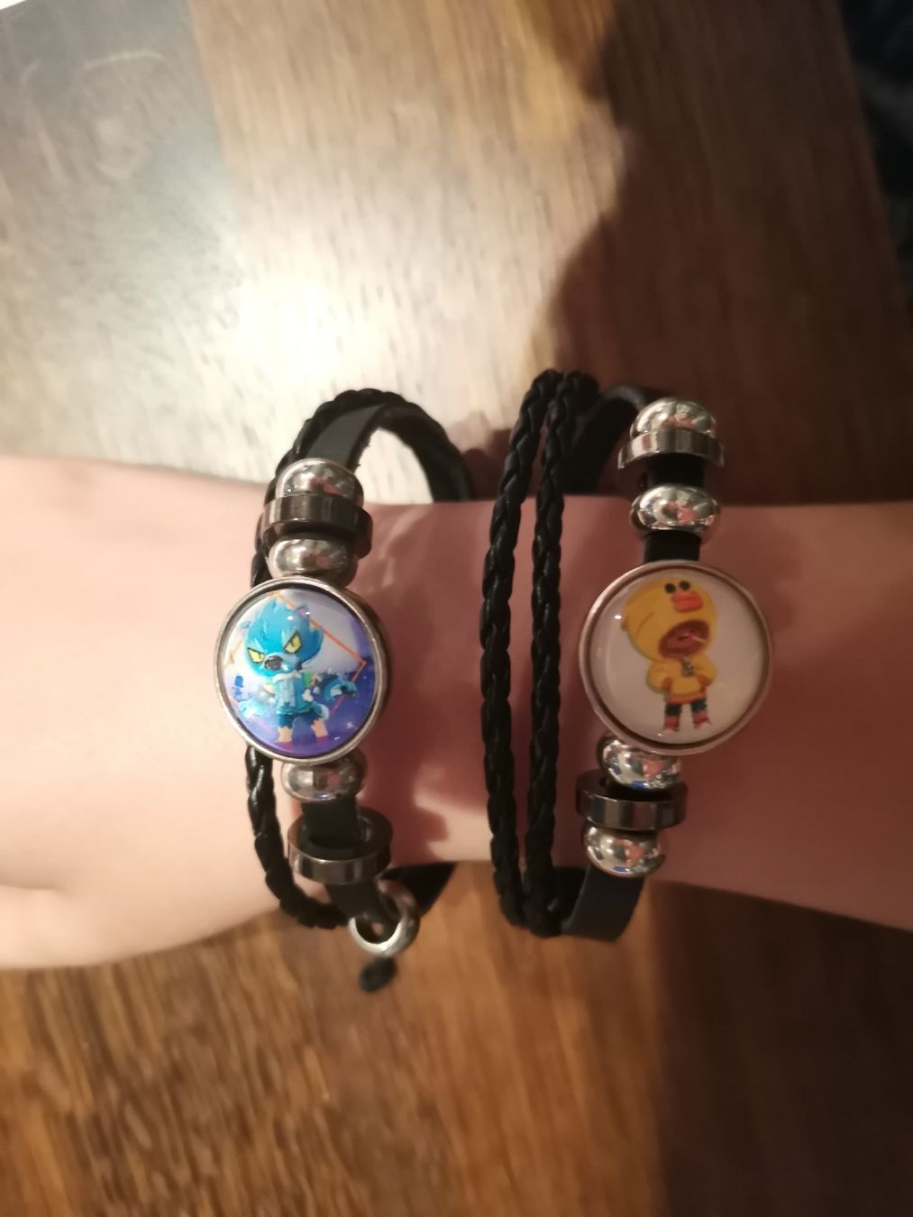 Lotti & Set di vestiti: Brawl Stars Set, 2 Shirts + 3 Armbänder – Usato da Oftringen venduto da januarloch 3