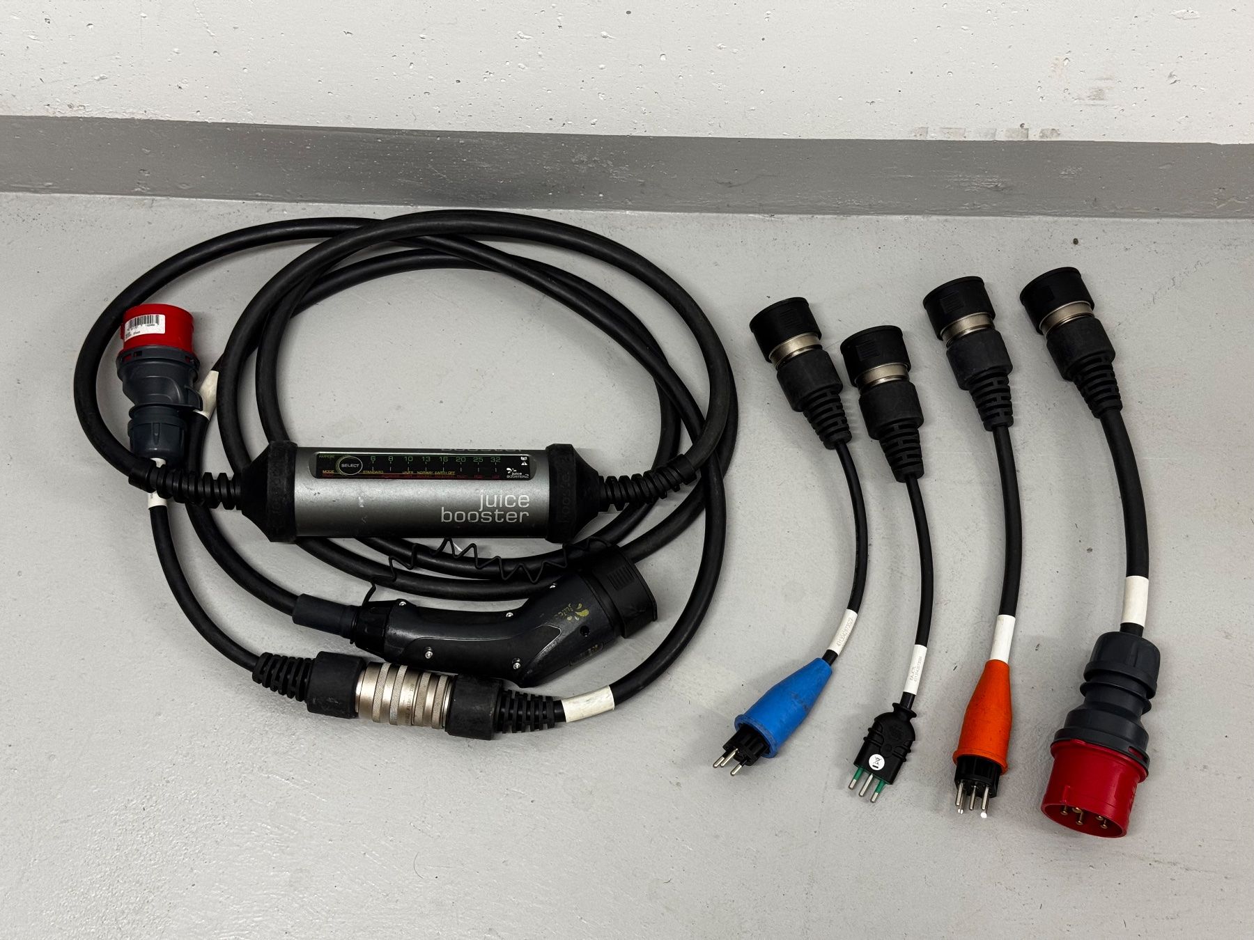Juice Caricabatterie: JuiceBooster 2 mit Adapter – Usato da Zürich venduto da gian998