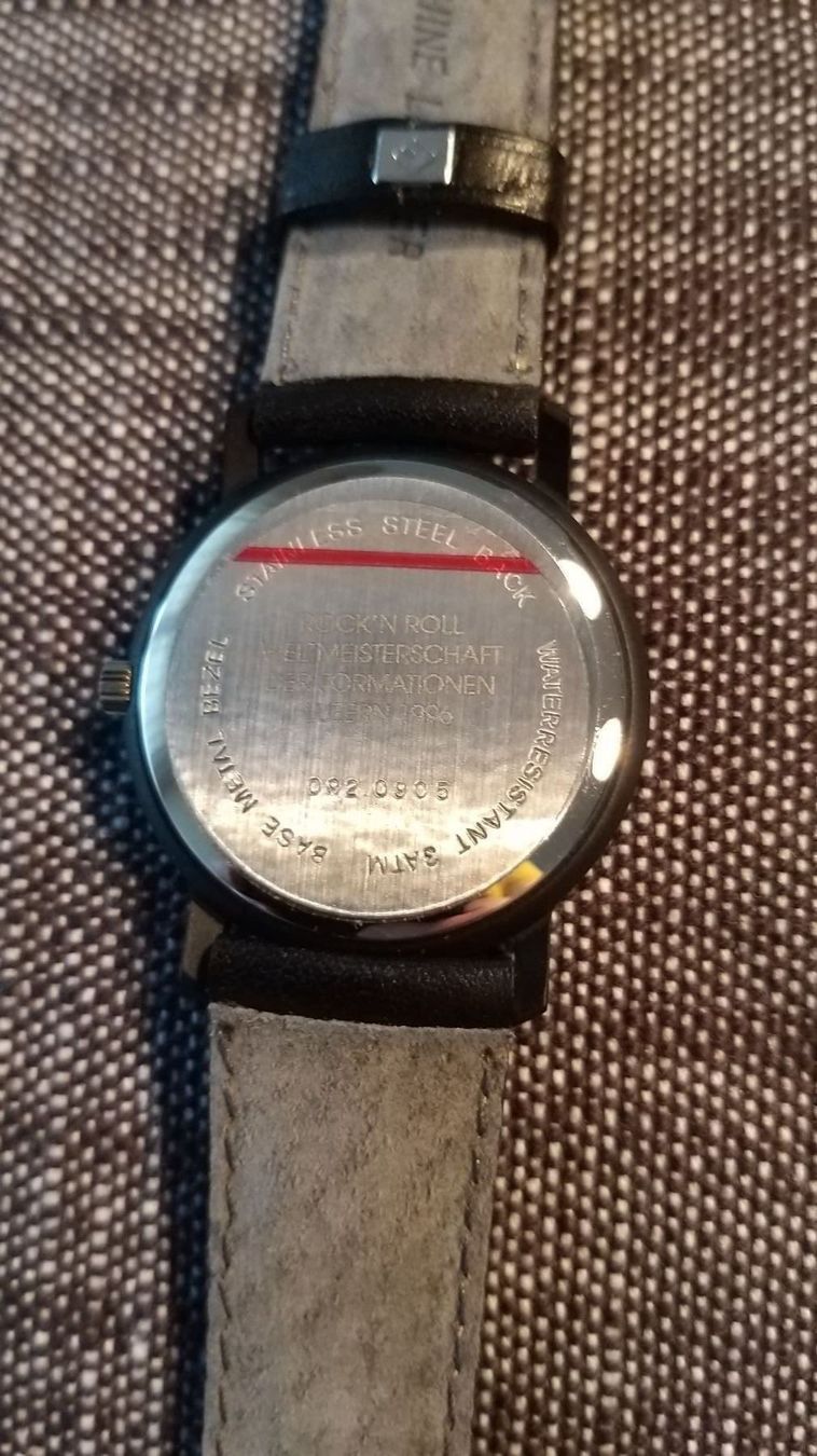 Uhren: Leder-Armbanduhr "Rock'n Roll" – Neu und originalverpackt aus Rotkreuz von CLASAX 2