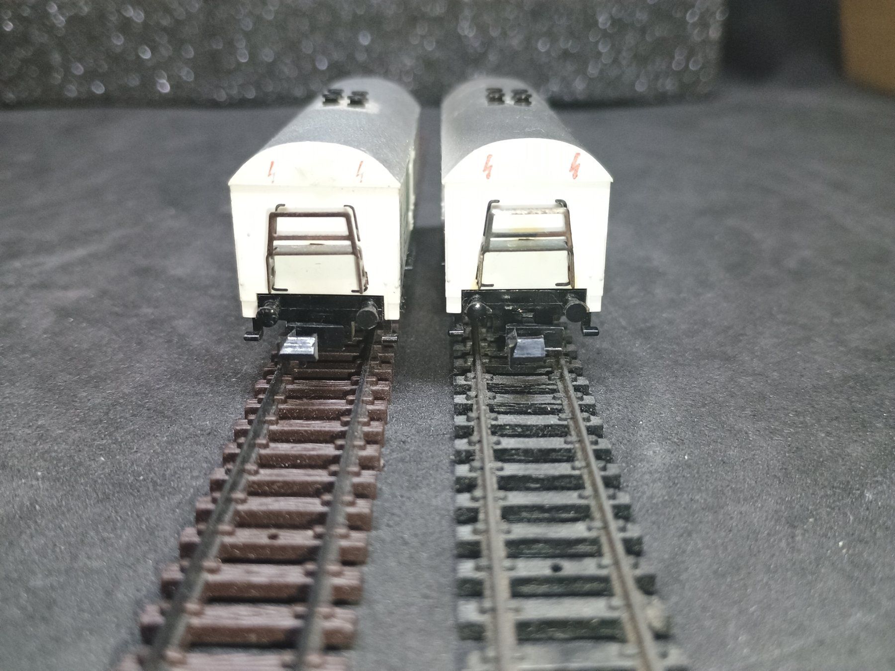 Trix Modelleisenbahnen: Spur N 2 Bierwagen von Trix – Gebraucht aus Bätterkinden von hob_6b8x 3