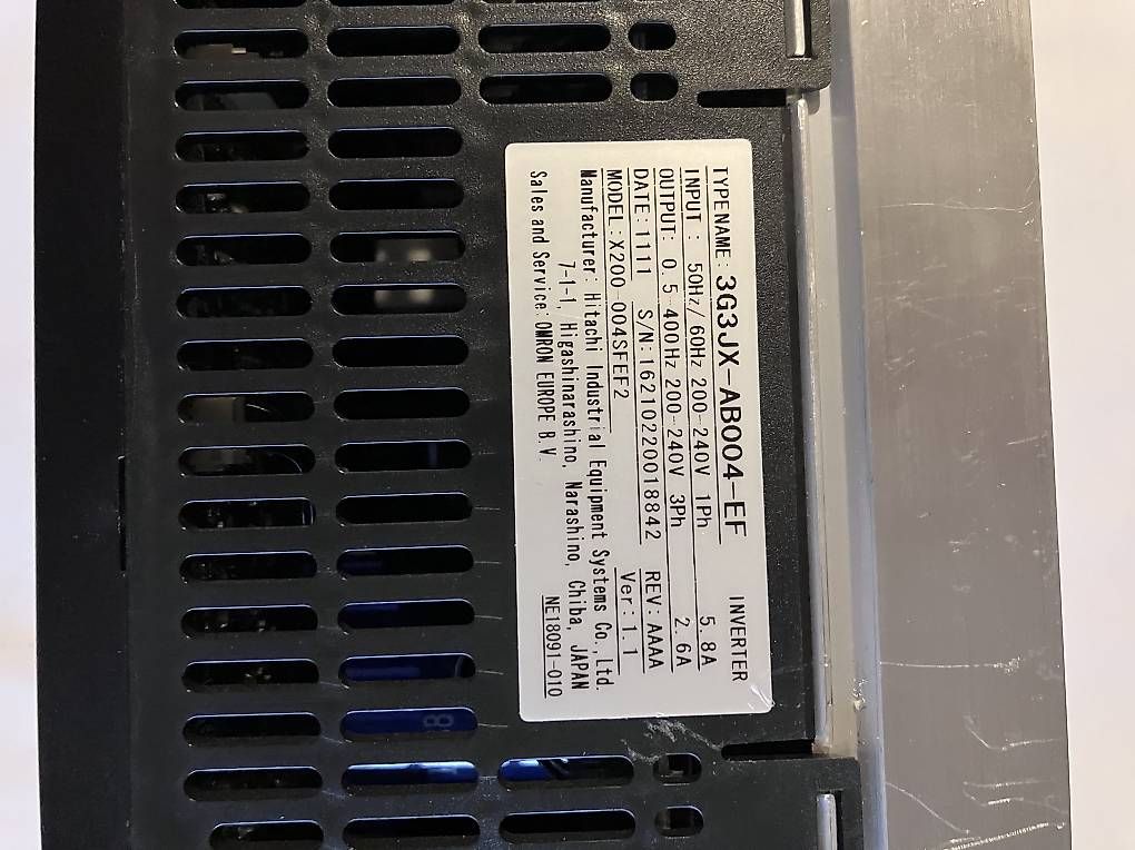 Componenti elettronici: Omron Hitachi Frequenzumrichter – Usato da Rebstein venduto da ubu_bp69 1