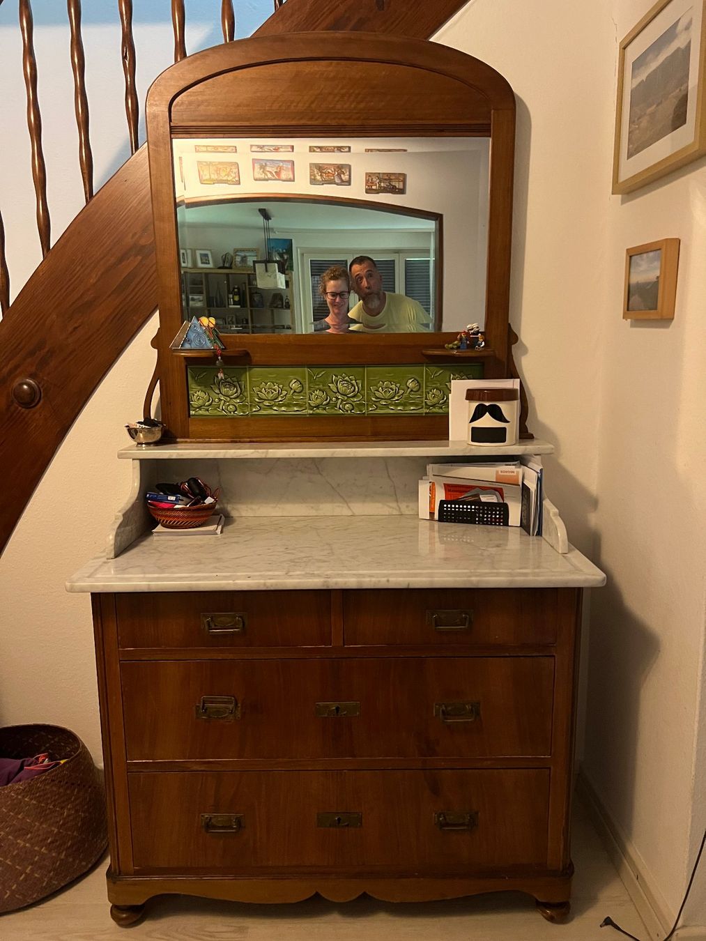 Cassettiere: Kommode mit Marmorplatte und Spiegel – Usato da Reinach BL venduto da ianhoke