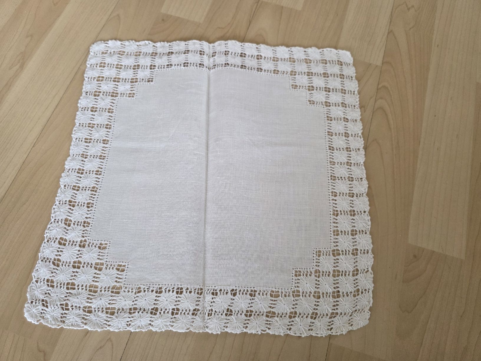 Sonstige Tischwäsche: Handstickdeckeli, Tischsets, antike Deckchen – Gebraucht aus Suhr von andreas_2008 2