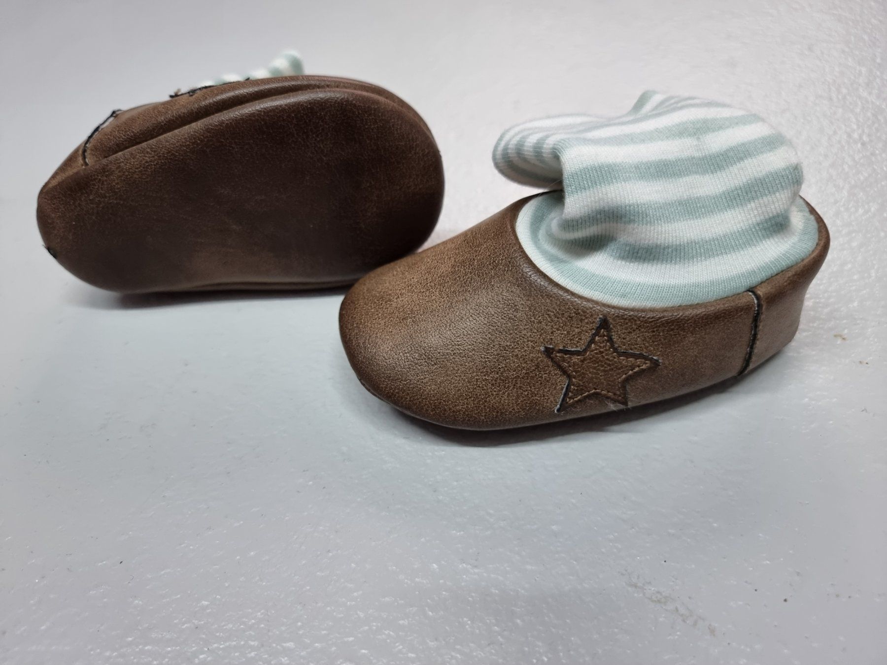 Scarpe per ragazzi: Babyschuhe – Usato da Lostorf venduto da Venice16