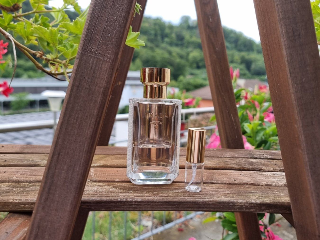 Prada Profumi & Eau de Toilette: Prada - La Femme - 5ml – Usato da Winterthur venduto da FragranceLUXE