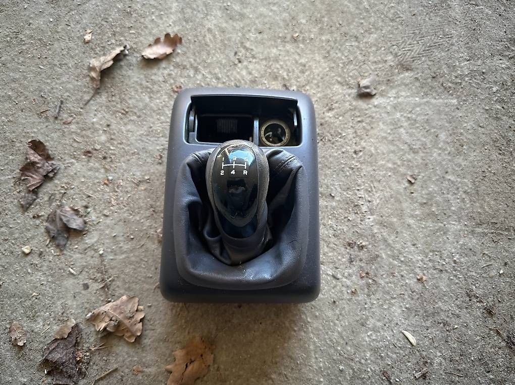 Alle Autoersatzteile: Cache sélecteur de vitesses Mercedes W168 – Gebraucht aus Montana von SamF3300