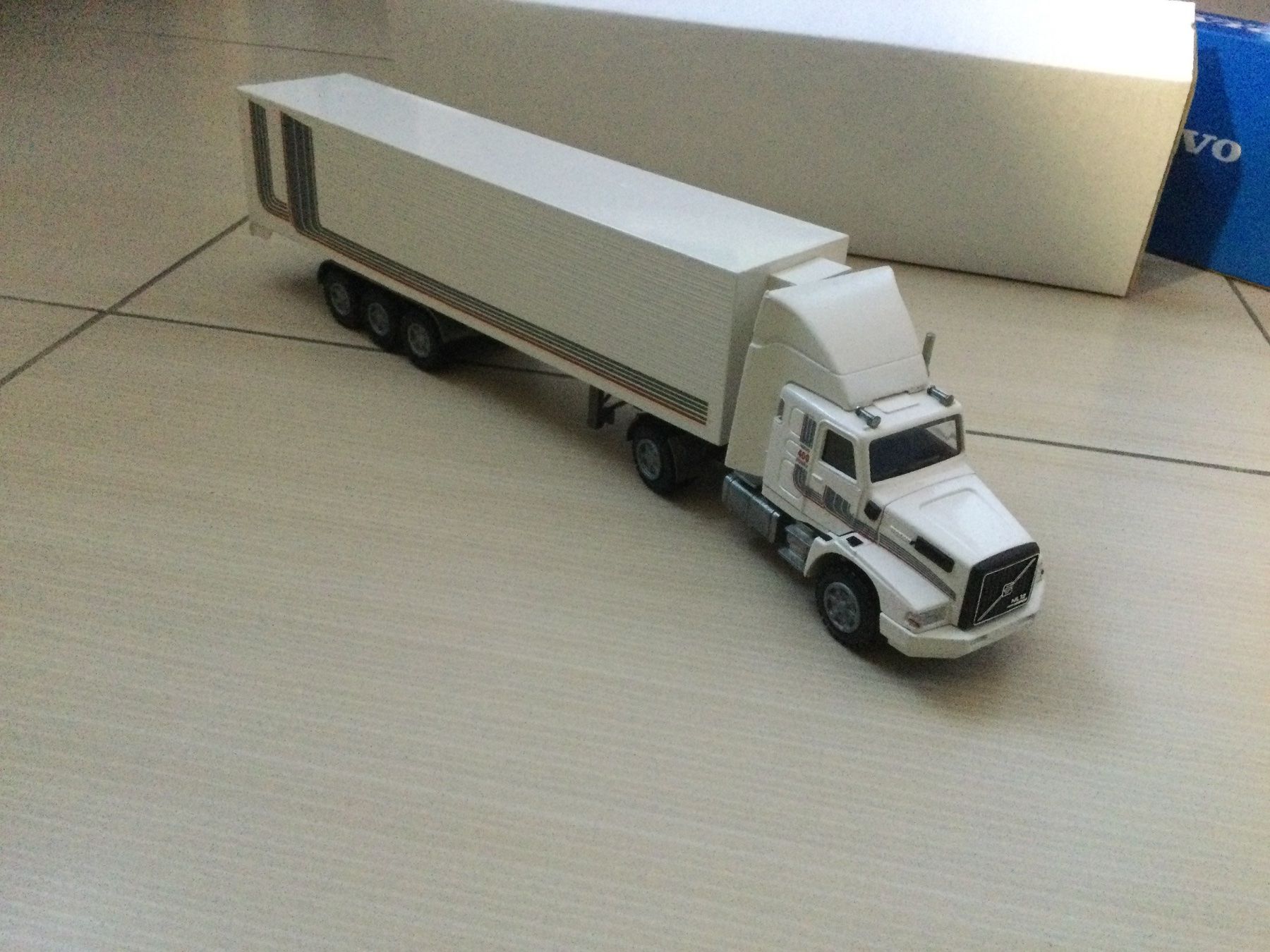 Conrad Modellbausätze & Standmodelle: Volvo NL 12 von Conrad 1:50 – Neu und originalverpackt aus Mezzovico von Herbie53 1