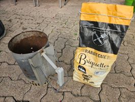 Weber Anzündkamin mit 1 Sack Barbeque Briquettes