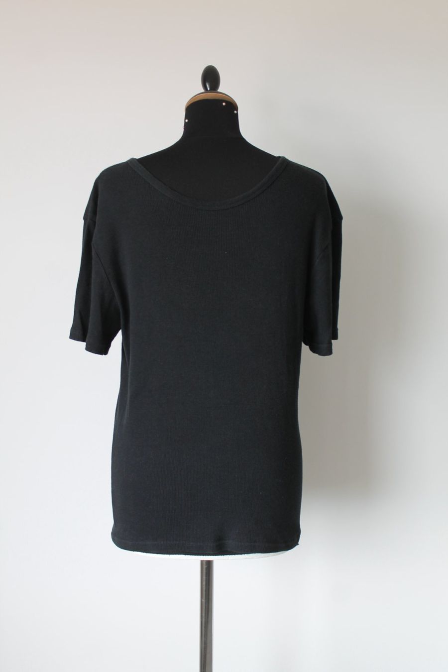 Levi's T-shirt: T-Shirt LEVI'S taille L – Usato da Chez-le-Bart venduto da jasse