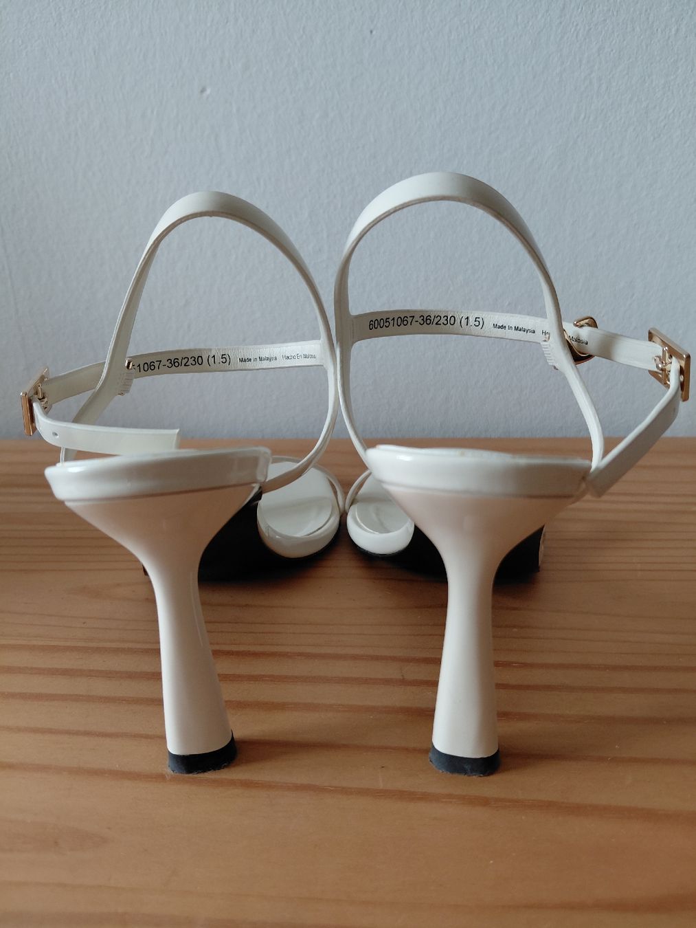 Scarpe da donna: CHARLES & KEITH Hochzeitsschuhe/Off White Sandals – Usato da Turbenthal venduto da apr_h7z2 4