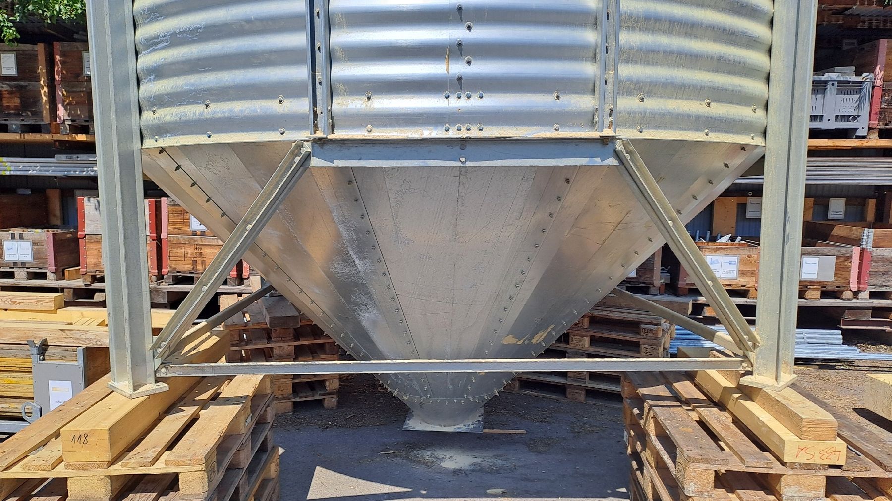 Mangimi: Wellblechsilo Rundsilo Getreidesilo Schüttgutsilo 50m3 – Usato da Blumenstein venduto da Funicorn 1