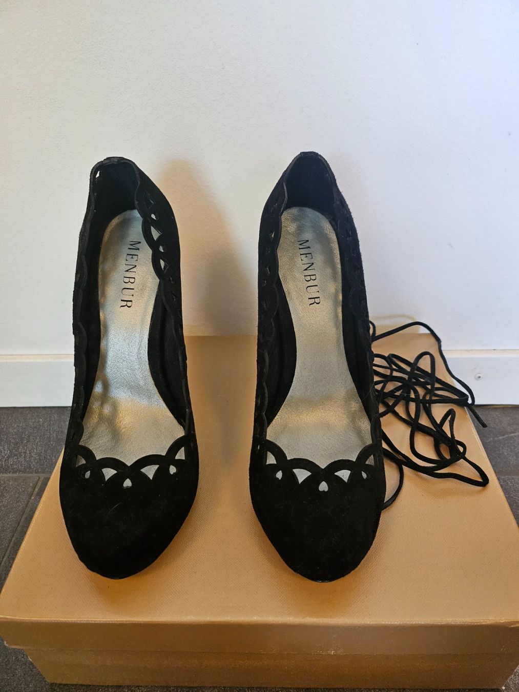 Scarpe da donna: Stilettos MENBUR en daim noirs ajourés – Nuovo (secondo la descrizione) da Jongny venduto da beg_f7zz 3