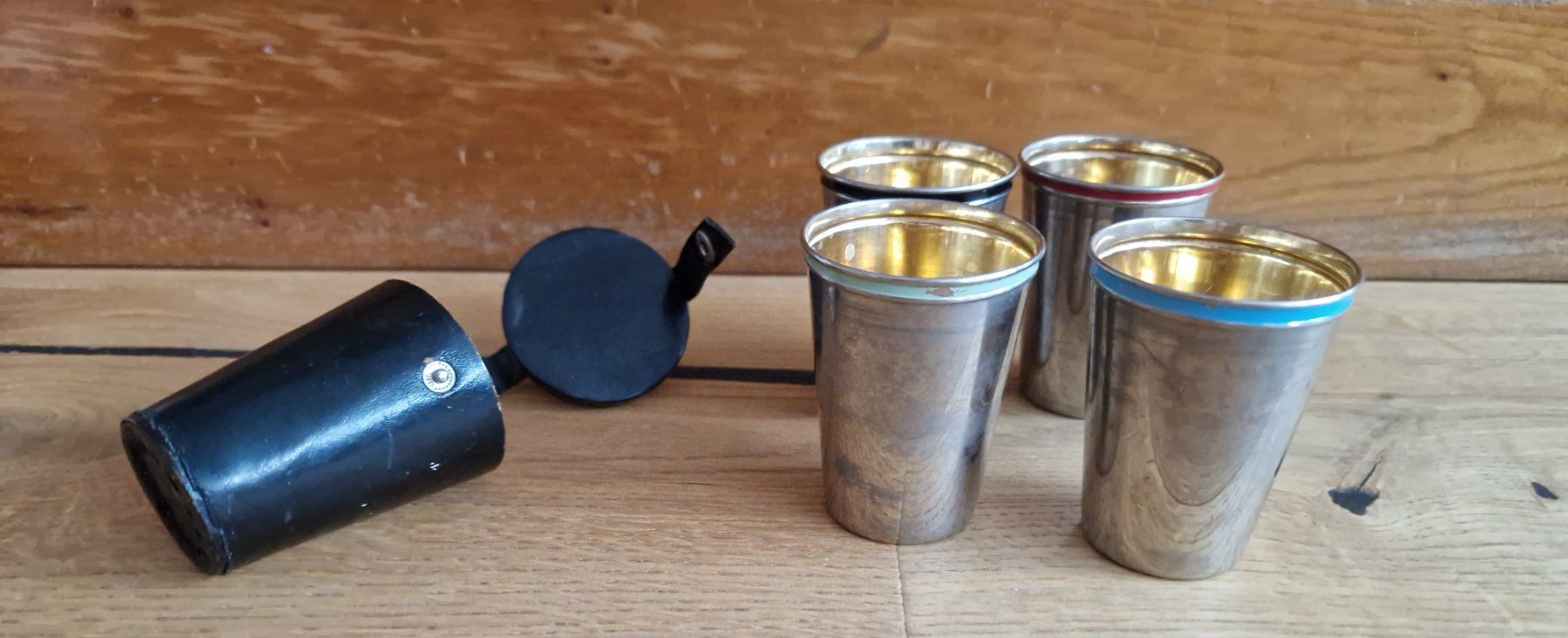 Bicchieri: 4 Outdoor Weissweinbecher – Usato da Winterthur venduto da Mmondeo 1