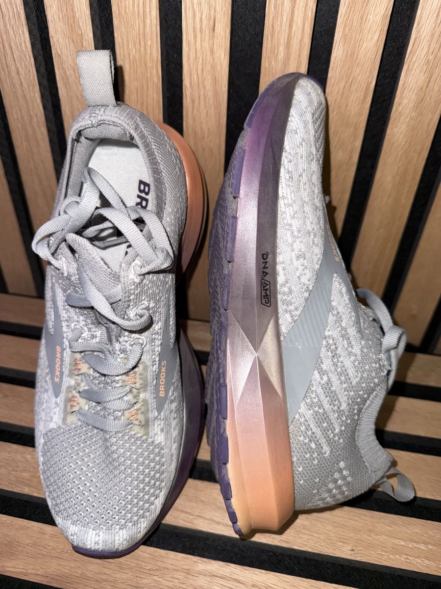 Scarpe da donna: Brooks Levitate Laufschuhe – Usato da Herzogenbuchsee venduto da Meeret 1