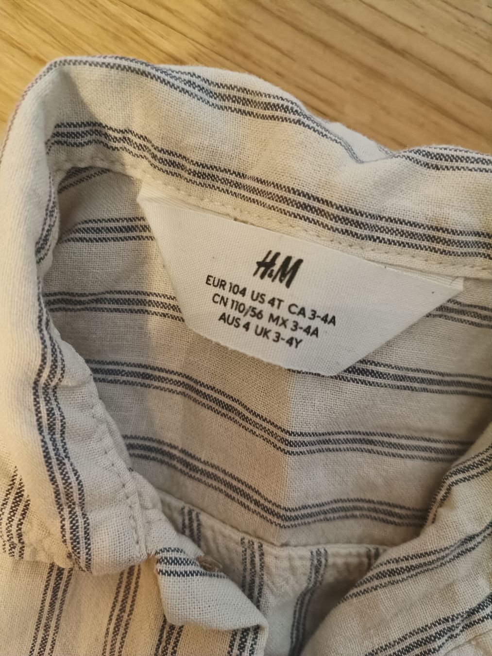 H&M Camicie, T-shirt & Polo: H&M Jungen Hemd Grösse 104 – Usato da Muri AG venduto da Mupuputs 1