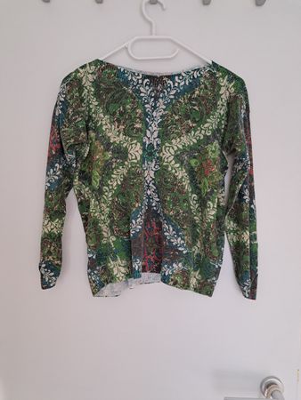 Damen Pullover Desigual bunt gemustert Grösse M getragen