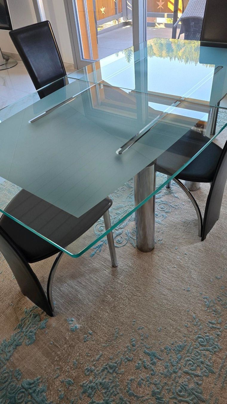 Pfister Set di tavolo e panche: Table de qualité en verre avec 4 chaises – Usato da Les Paccots venduto da Market31 3