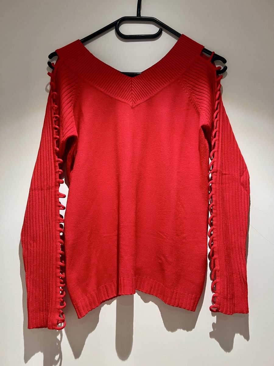 Maglioni & Felpe: Roter Strickpullover mit Details an den Ärmeln, Grösse M – Usato da Dübendorf venduto da senero44