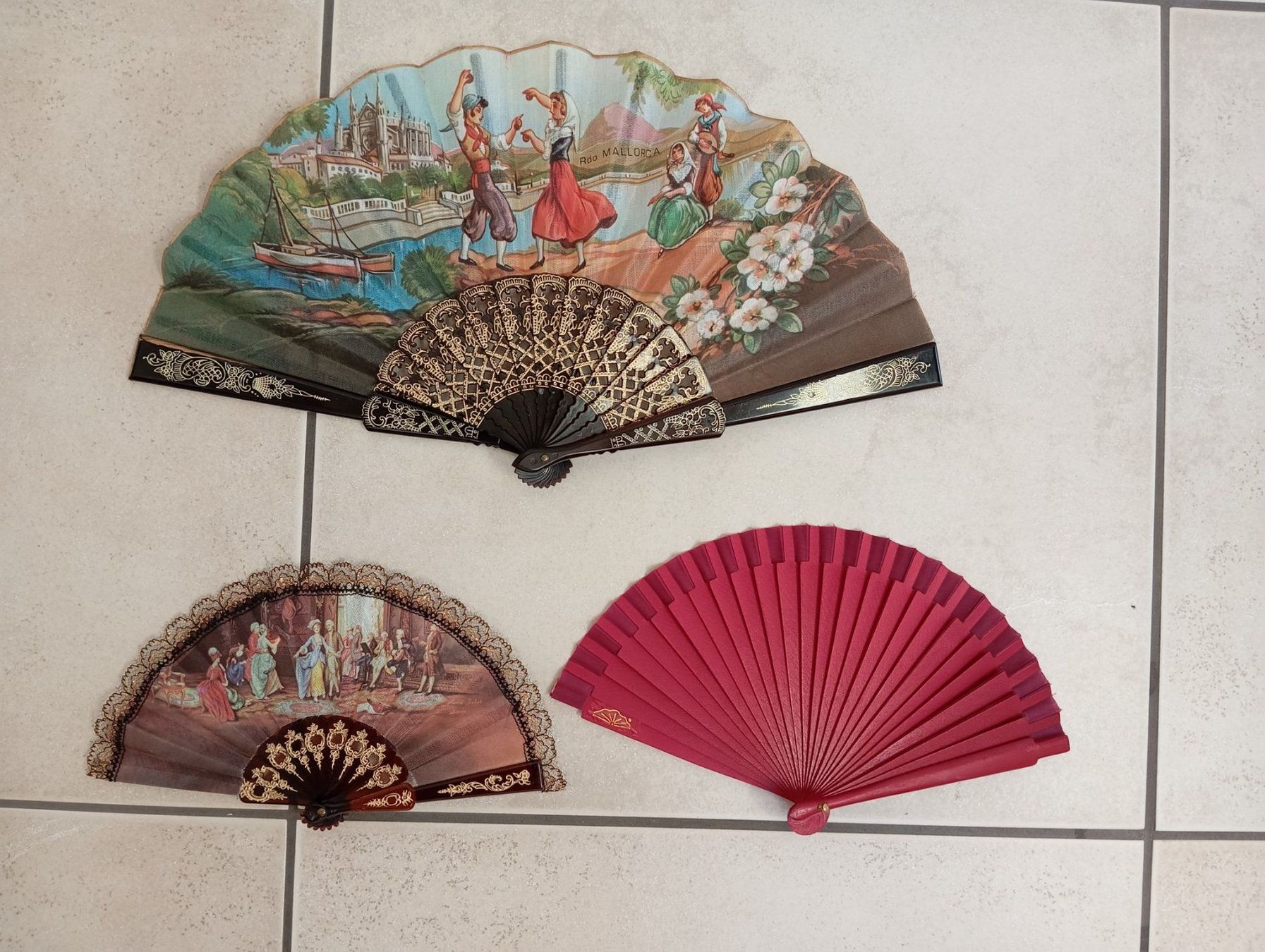 Toutes les décorations: 3 Handfächer Vintage – D'occasion à Oberägeri par baerghuus