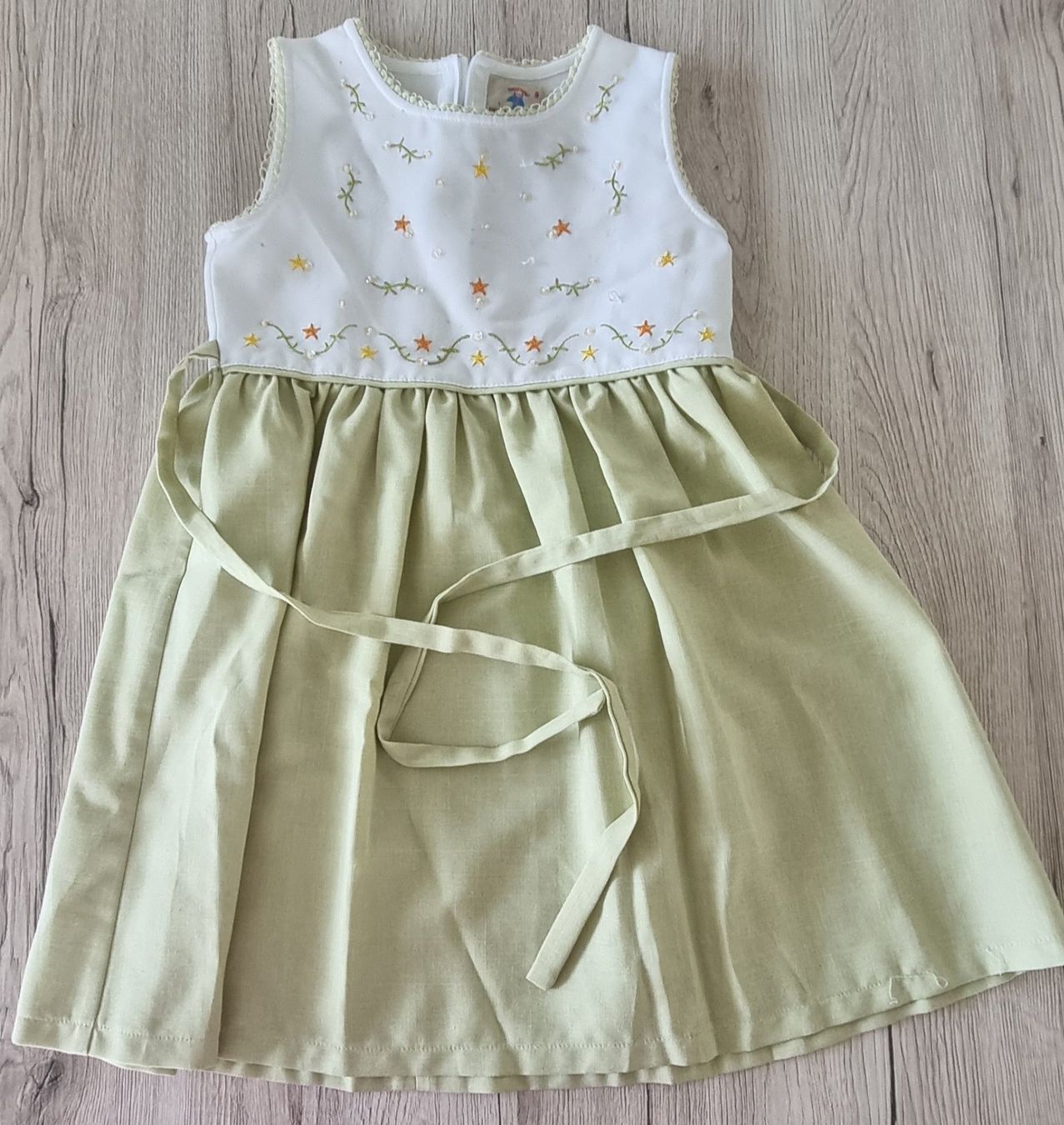 Vestiti & Gonne: 3xKleid gr.122/128 – Nuovo (secondo la descrizione) da Grossdietwil venduto da GNOM313 1