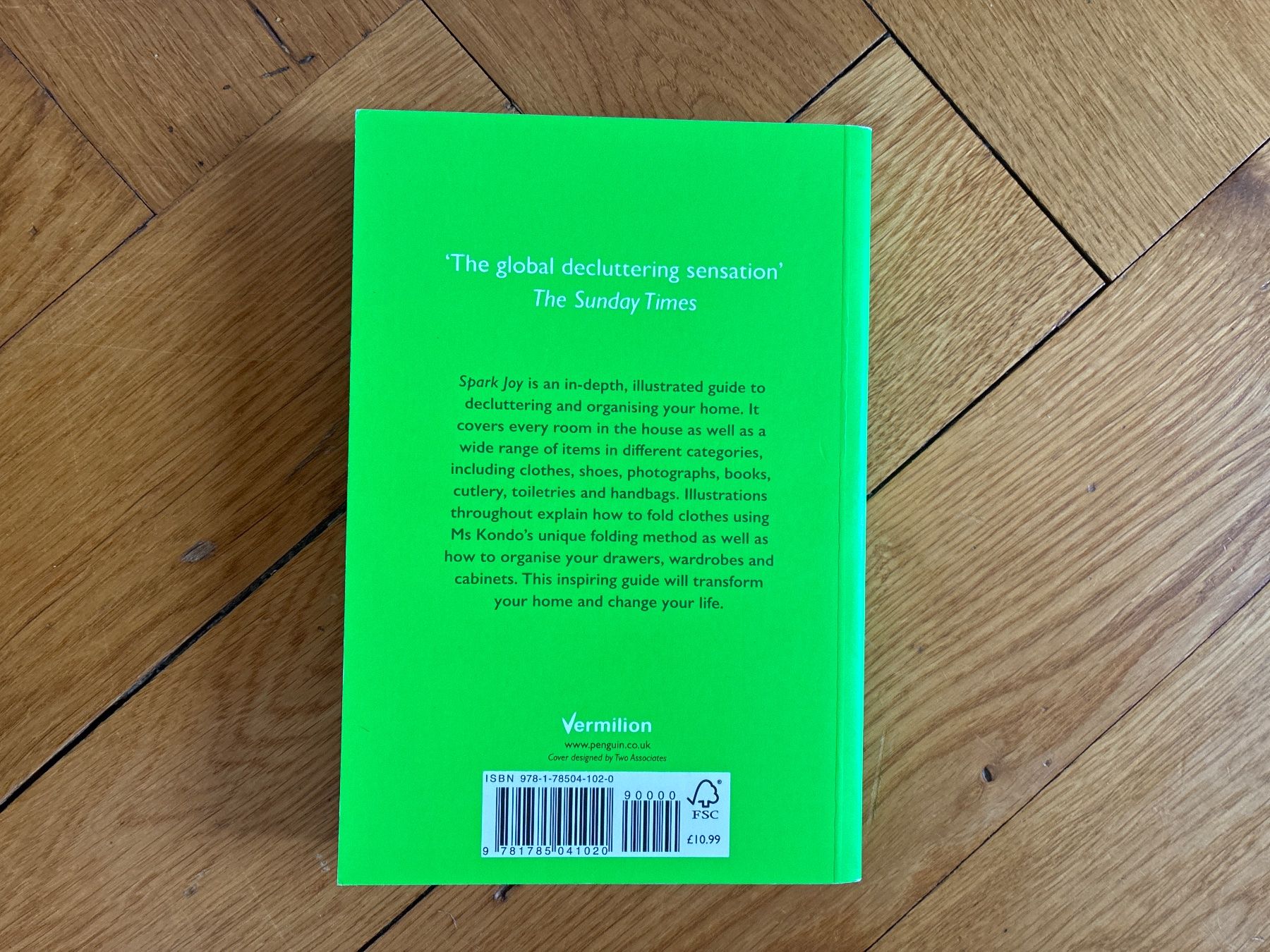 Libri: Spark Joy Marie Kondo (Englisch) – Usato da Zollikon venduto da mythenschloss 1