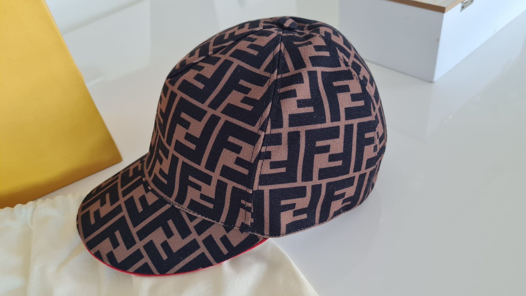 Fendi Haarschmuck: Fendi avec facture taille M-L – Neu (gemäss Beschreibung) aus Lucens von Airiya2 1