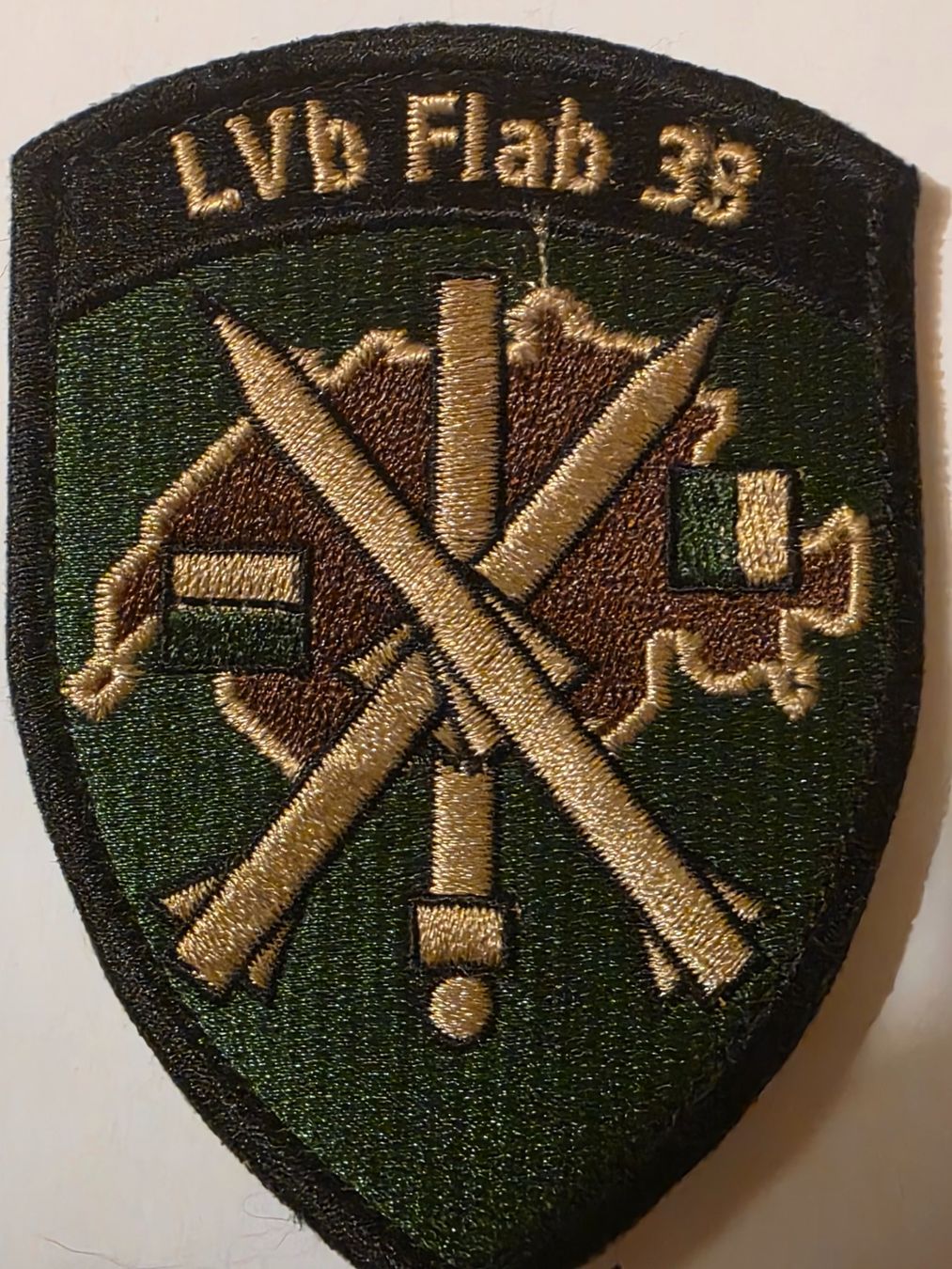 Schweizer Armee Placchette & Badge: Luftwaffe Abzeichen Badge LvB Flab 33 Klett neu – Nuovo (secondo la descrizione) da Nyon venduto da freetoys08