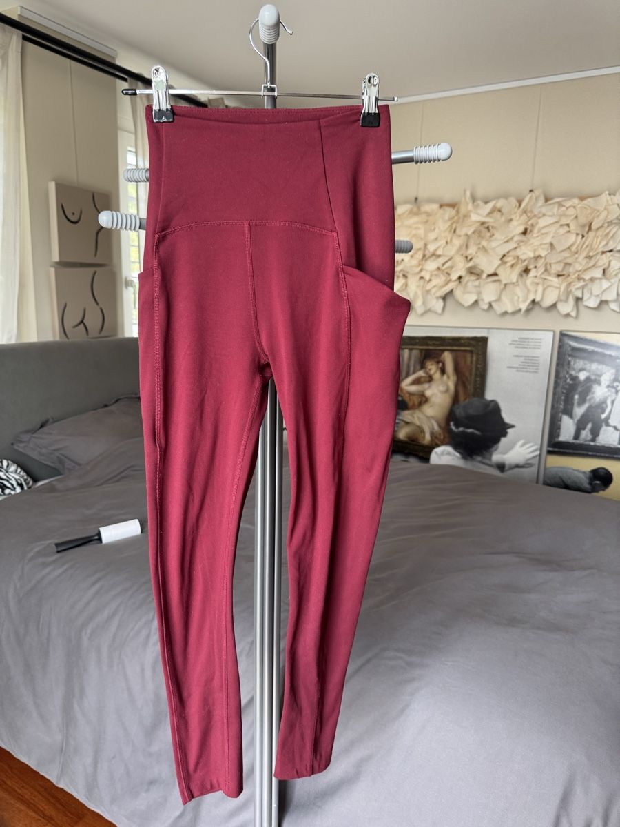 Leggings: Beyond Yoga Leggings with Pockets S – Usato da Küsnacht ZH venduto da pup_culture