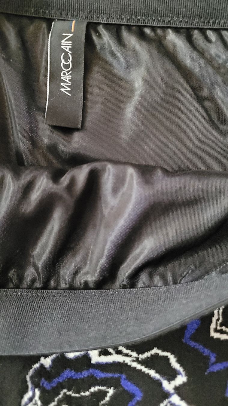 Marc Cain Gonne: Bleistiftrock schwarz mit Muster Grösse L 40 stretch – Usato da Horgenberg venduto da Klatschmohnmaria 2