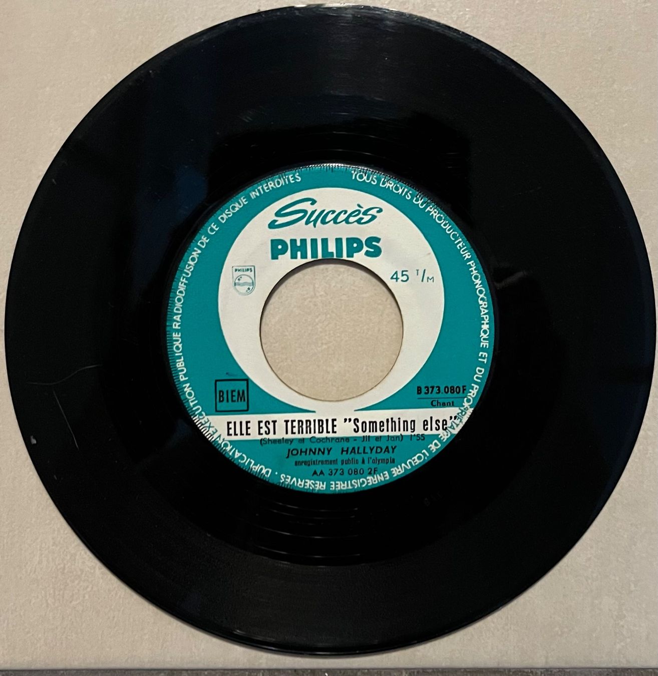 Schallplatten: JOHNNY HALLYDAY - ELLE EST TERRIBLE – Gebraucht aus Bussigny von vinyl-pas-cher