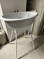 Babybadewanne mit Ständer & Einsatz für Neugeborene, wie neu