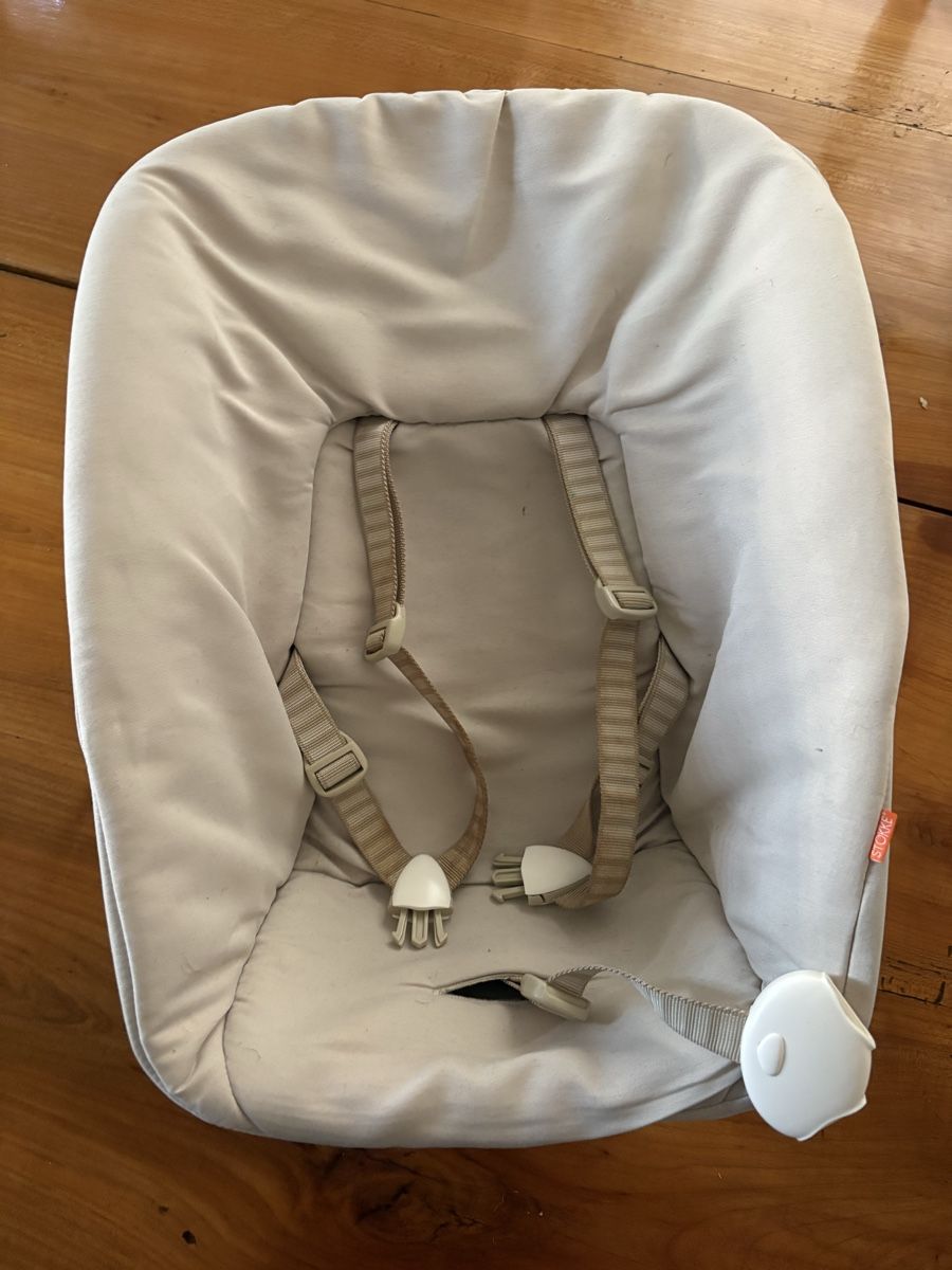 Stokke Wippen & Schaukeln: Tripp Trapp Stokke Newborn Set mit Extra Bezug – Gebraucht aus Winterthur von K1ang 1