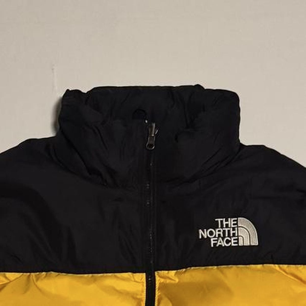 North Face Giacche: The North Face Yellow & Black Puffer Jacket – Nuovo (secondo la descrizione) da Caviano venduto da reselleo21 2