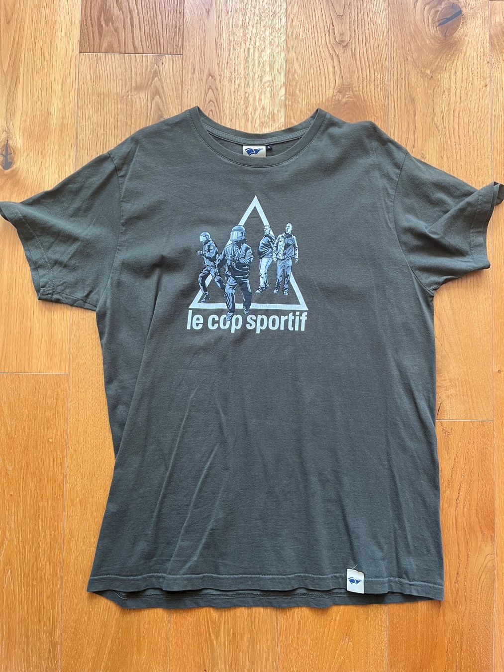 T-shirt: Dreierhopp T-Shirt – Usato da Näfels venduto da dom_9p7f