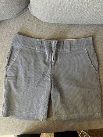 Tommy Hilfiger Shorts gestreift blau weiss Grösse 4
