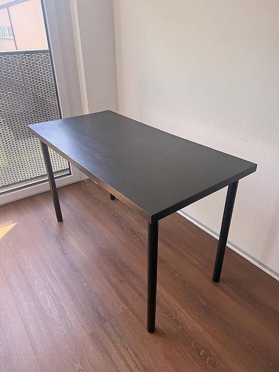 Bureaux: Ikea Bürotisch – D'occasion à Zürich par bryananthony