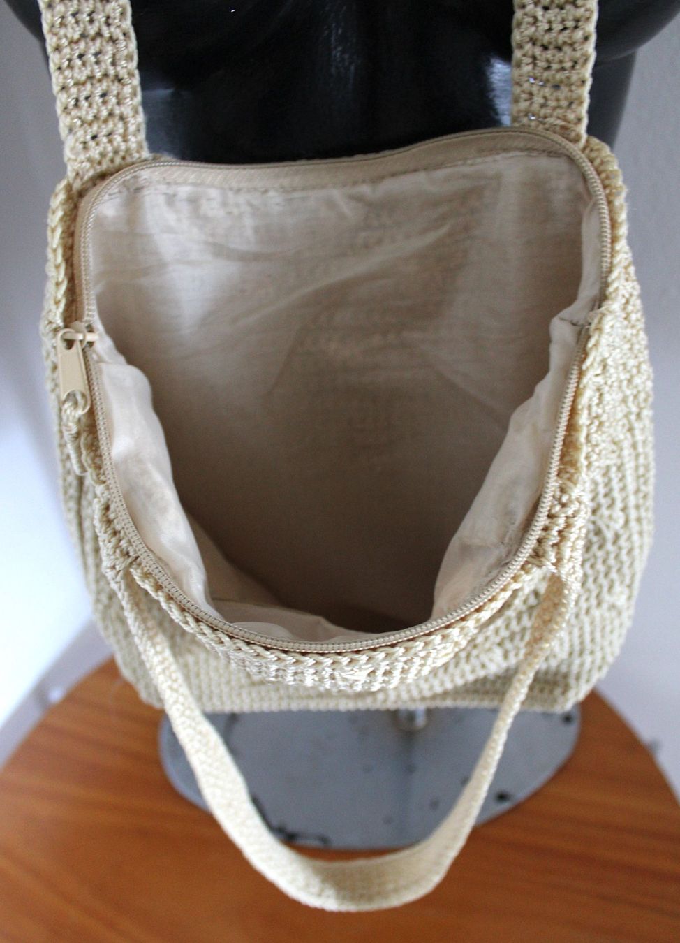 Borse da donna: Gehäkelte  Schultertasche – Usato da Locarno venduto da madame-tus-sauds 3