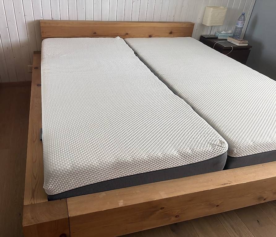 Lits: Lit en bois massif 180x200 – D'occasion à St-Prex par gilby4127 2